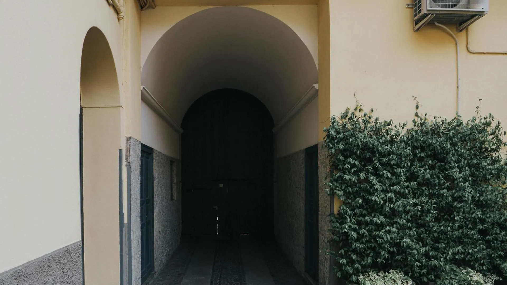 Navigli Darsena Apartment Milan